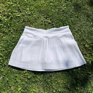 lululemon pleat to street skirt